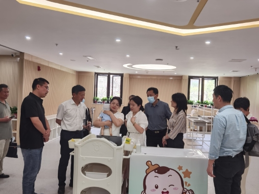 中国计生协课题组调研社区嵌入式托育服务工作2 中国计生协课题组调研社区嵌入式托育服务工作2
