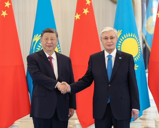 习近平同哈萨克斯坦总统托卡耶夫会谈