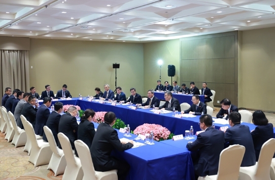 李强出席在巴西中资企业座谈会